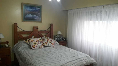 ! Vendo Depto. Amplio Con Dependencia Y Cochera Excelente Oportunidad ¡