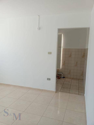 Imagem 9 de 13 de Casa Com 1 Dormitório,sala,cozinha,1wc,para Alugar Por R$ 900/mês - Parque João Ramalho - Santo André/sp - Ca0965