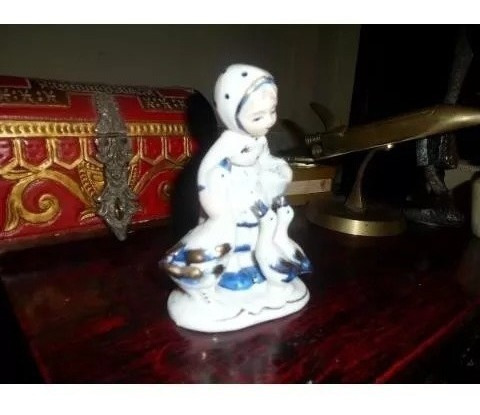 Figura Porcelana Dinamarca Joven Con Ganzos Perfecto Estado,