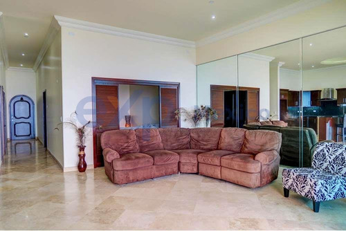 Imagen 6 de 14 de Moderno Penthouse Frente Al Mar En El Hermoso Desarrollo De Las Olas