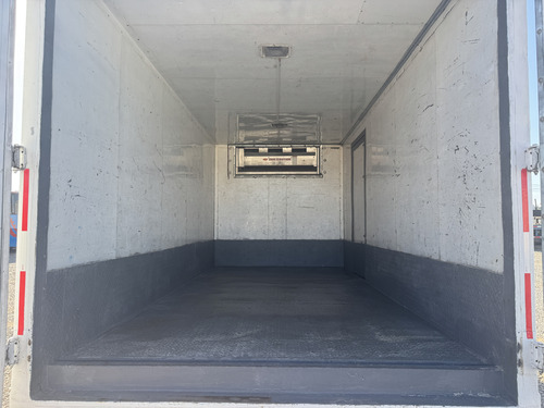 2017 Camión Hino Xzu 6.5 Con Furgón Frigorífico De Congelado