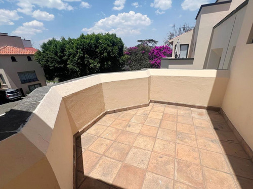 Residencia En Venta En Jardines Del Pedregal En Condominio