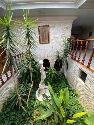 Casa En Venta, Lomas De La Hacienda, 3 Recámaras.