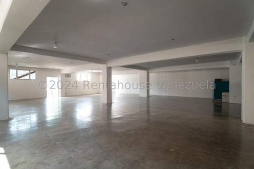 Edificio Comercial En Venta Mls #24-17255