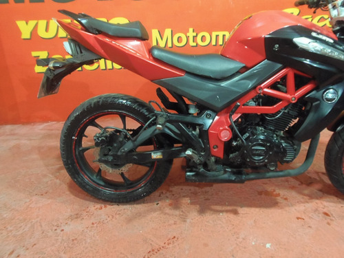 Um Xtreet 200 Inpecable ===== Motos Couto =====