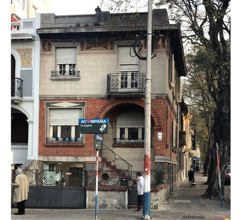 Alquiler De Casa En Pocitos Sobre Bulevar España