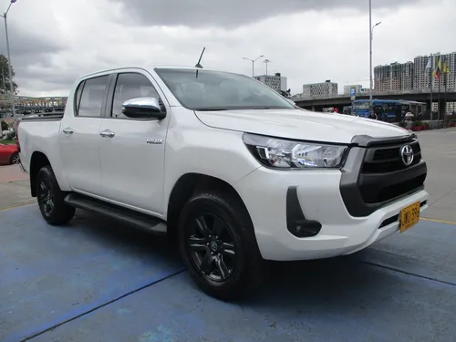 Toyota Hilux 4x4 2400cc At Aa