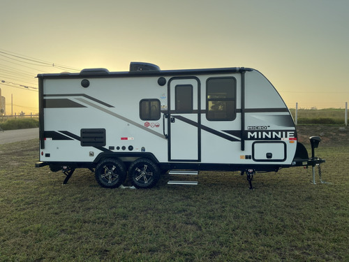 Trailer Importado Winnebago 2108ds (d) - 0km !!!! Y@w2