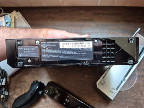 Nintendo Wii Preto Cib - Modelo Americano Rvl-001 - Brindes Preto (Usado)