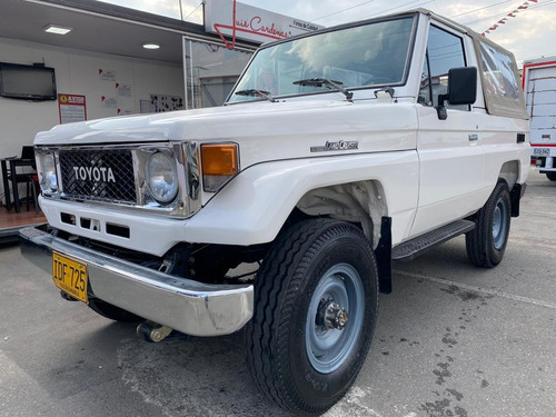 Toyota Land Cruiser Fj73