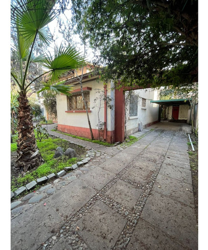 Clp $495.000.000 Casa 4d + 2b + Servicios. Plaza Ñuñoa. Call