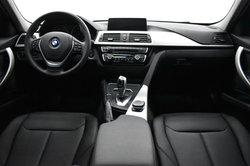 Bmw 320i 2.0t At 2017 Rpm Moviles
