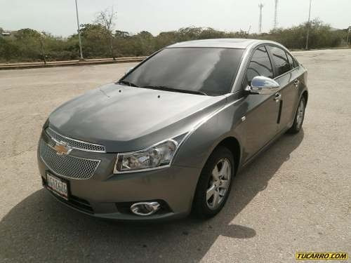 Faro Bordes Cromados Chevrolet Cruze
