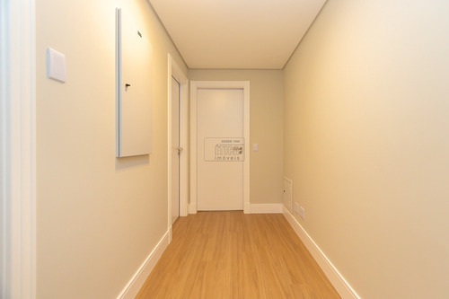 Imagem 22 de 30 de Apartamento Com 3 Dormitórios À Venda Com 187.47m² Por R$ 1.056.110,25 No Bairro Cristo Rei - Curitiba / Pr - Ap 1898