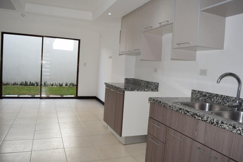 Alquilo Casa En Condominio Avenir, Santo Domingo Heredia, Cuenta Con Piscina, Gimnasio, Salón Fiestas, Co-working, Infantiles, Zonas Verdes