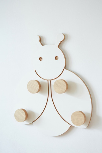 Perchero De Pared Vaquita De San Antonio Escandinavo Nordico