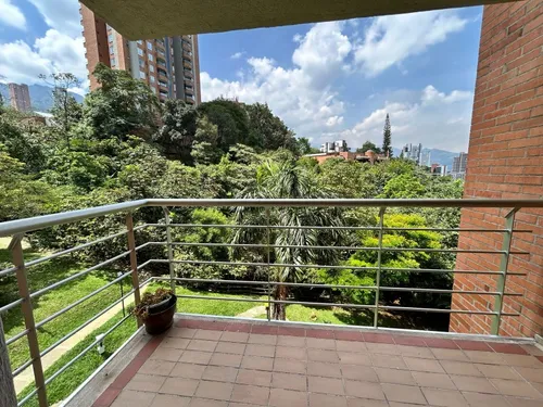 Apartaestudio En Arriendo Ubicado En El Poblado Sector Los Balsos (27031).