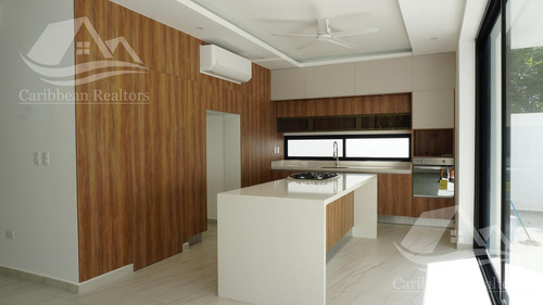 Casa En Venta En Residencial Via Cumbres
