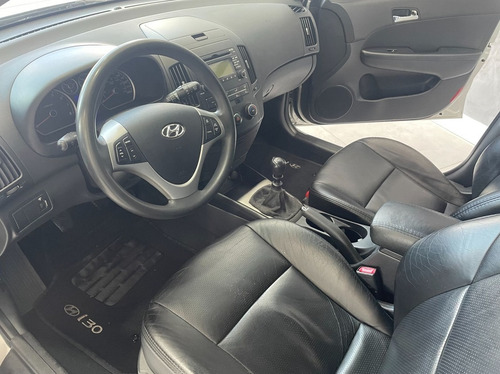 Imagem 10 de 15 de Hyundai I30 Cw 2.0 Mpfi Gls 16v