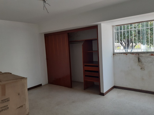 Imagen 5 de 12 de Colinas De Bello Monte Townhouse 290m2 En Venta Para Remodelar Jc