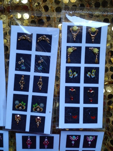 Imagem 6 de 6 de Jóias E Películas Para Unhas Kit 12 Cartelas Total 60 Pares