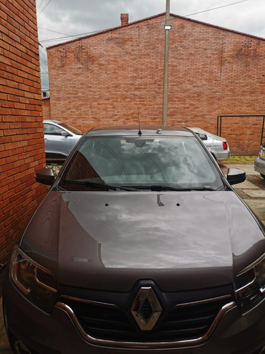 Renault Logan 1.6 Privilege / Intens