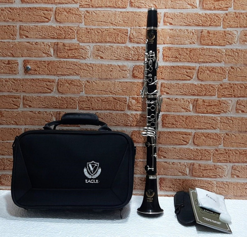 Clarinete Eagle Sib Cl 04n 17 Chaves