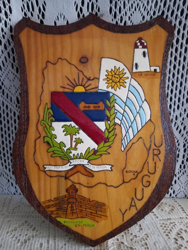 Muy Buen Escudo De Madera Del Departamento De Rocha (Usado)
