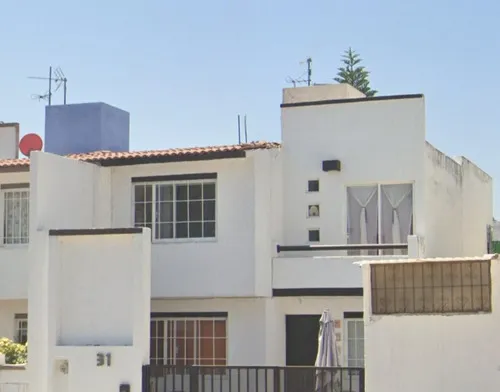 Casa En Venta, Recuperación Bancaria, Col. Santuarios Del Cerrito, Correguidora, Queretaro. Laab2