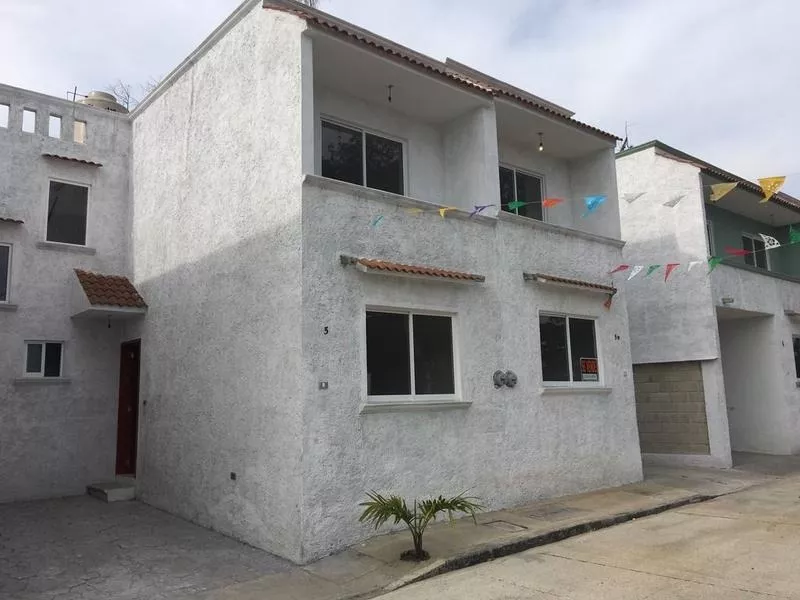 Casa En Venta En Coatepec Ver. Col. Los Encinos, 2 Recamaras, C5.