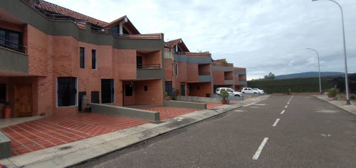 Imagen 4 de 6 de Se Alquila Casa Urbanización Santísima Trinidad, Pueblo