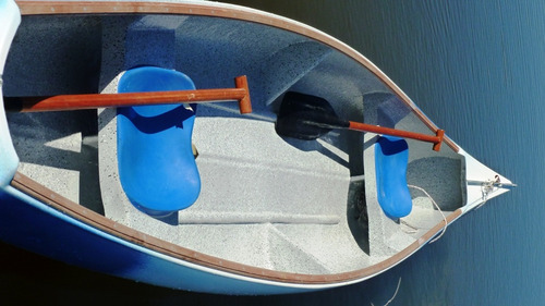 Canoas Canadienses, 5 M Eslora, 0.90 M De Manga Nuevas.