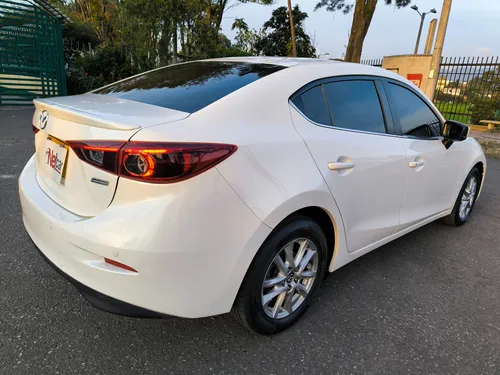 Mazda 3 2.0 Touring