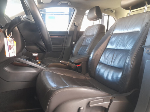 Volkswagen Vento 2.5 Luxury Wood