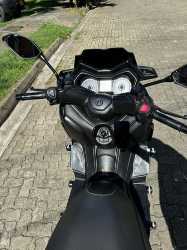 Yamaha Xmax 2023