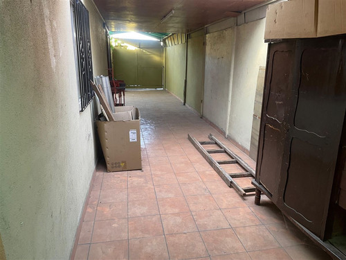Se Vende Casa En Peñalolén 3d1b +1d1b Y 2 Estacionamiento
