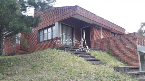 Hermoso Chalet A Una Cuadra Del Mar- Ref: 3077