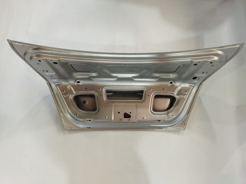 Tampa Porta Malas J3 Sedan Turin 2010 2014 (Usado)