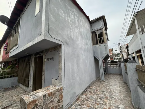 Casa En Venta En Villa Del Prado. Cod V8014562