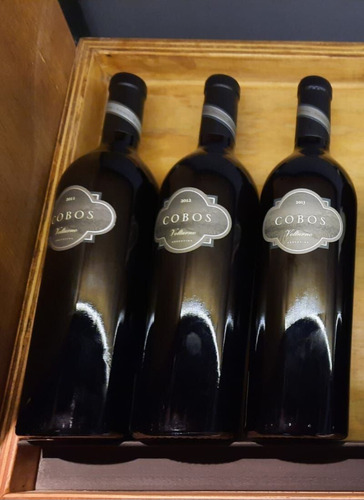 Vino Viña Cobos Volturno Cosecha 2013. Estuche De Madera × 3