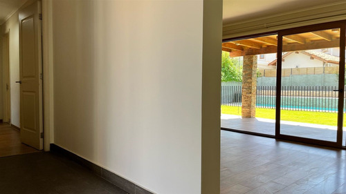 Casa En Venta 4d, Chicureo, Colegio Pedregal Y San Anselmo.