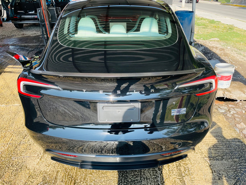 Model 3 Equipo Top 2025 Tesla Model 3 Performance · Sedan ·