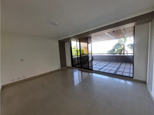 Amplio Y Cómodo Apartamento En Venta En Los Balsos