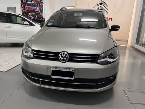 Imagen 2 de 17 de Volkswagen Suran 1.6 L 5d Manual 2012 Usado 1er Dueño