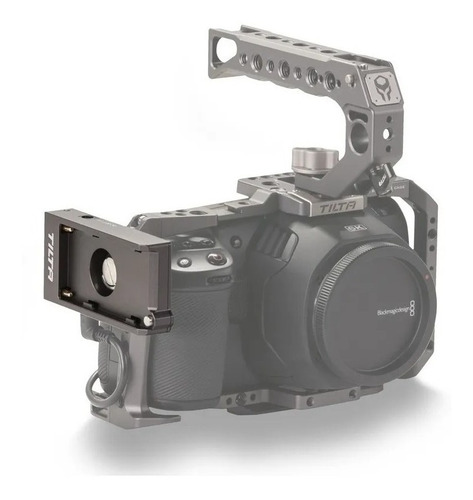 Imagem 2 de 4 de Tilta Adaptador Npf 970 + Cabo / Blackmagic Pocket 4k/6k