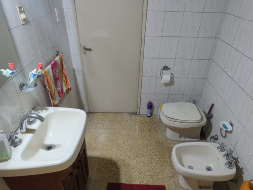 Venta De Casa Con Galpón Y Terreno. Barrio Cura. Rosario