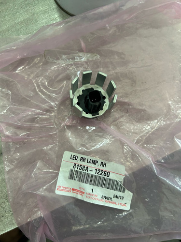 Lampara Led De Marcha Atrás Hilux Srv-srx 2021-2024 Original