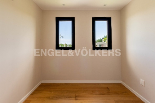 Linda Casa A Estrenar En Barrio Privado Id 5373