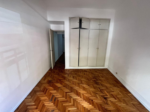 Caballito: 2 Amb. Con Patio Av. Rivadavia Y G.lorca