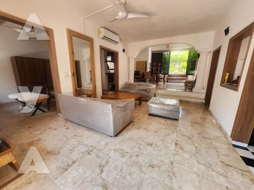 Casa En En Venta, 5 Recámaras, 3 Niveles, Piscina, Cancún